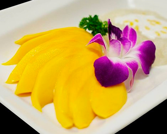 Image: Mango with Stcky Rice